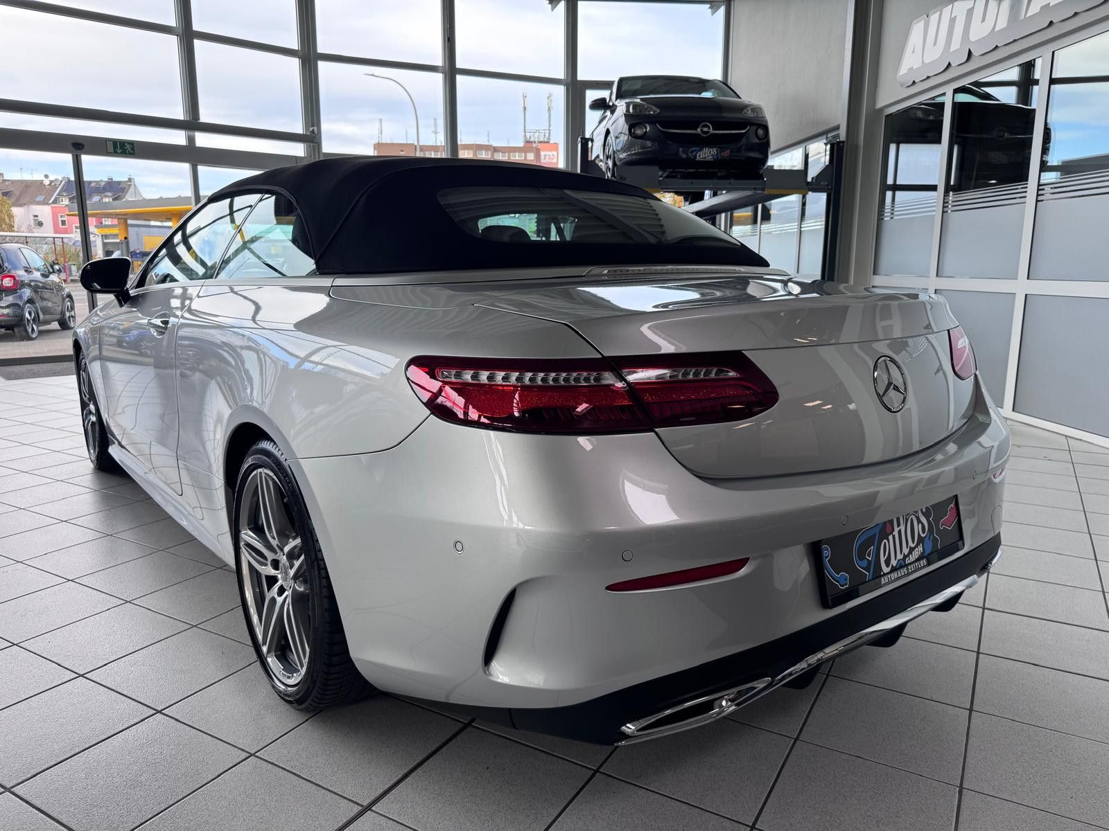 Mercedes-Benz E 300d Cabrio AMG LED AHK Multibeam CarPlay BT foto 4