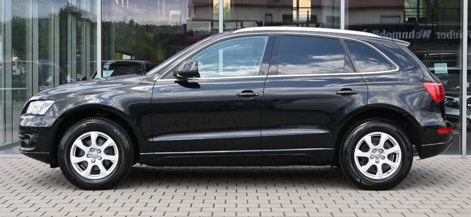 Fahrzeugabbildung Audi Q5 2.0 TDI quattro 6-Gang °STANDHEIZUNG°XENON°