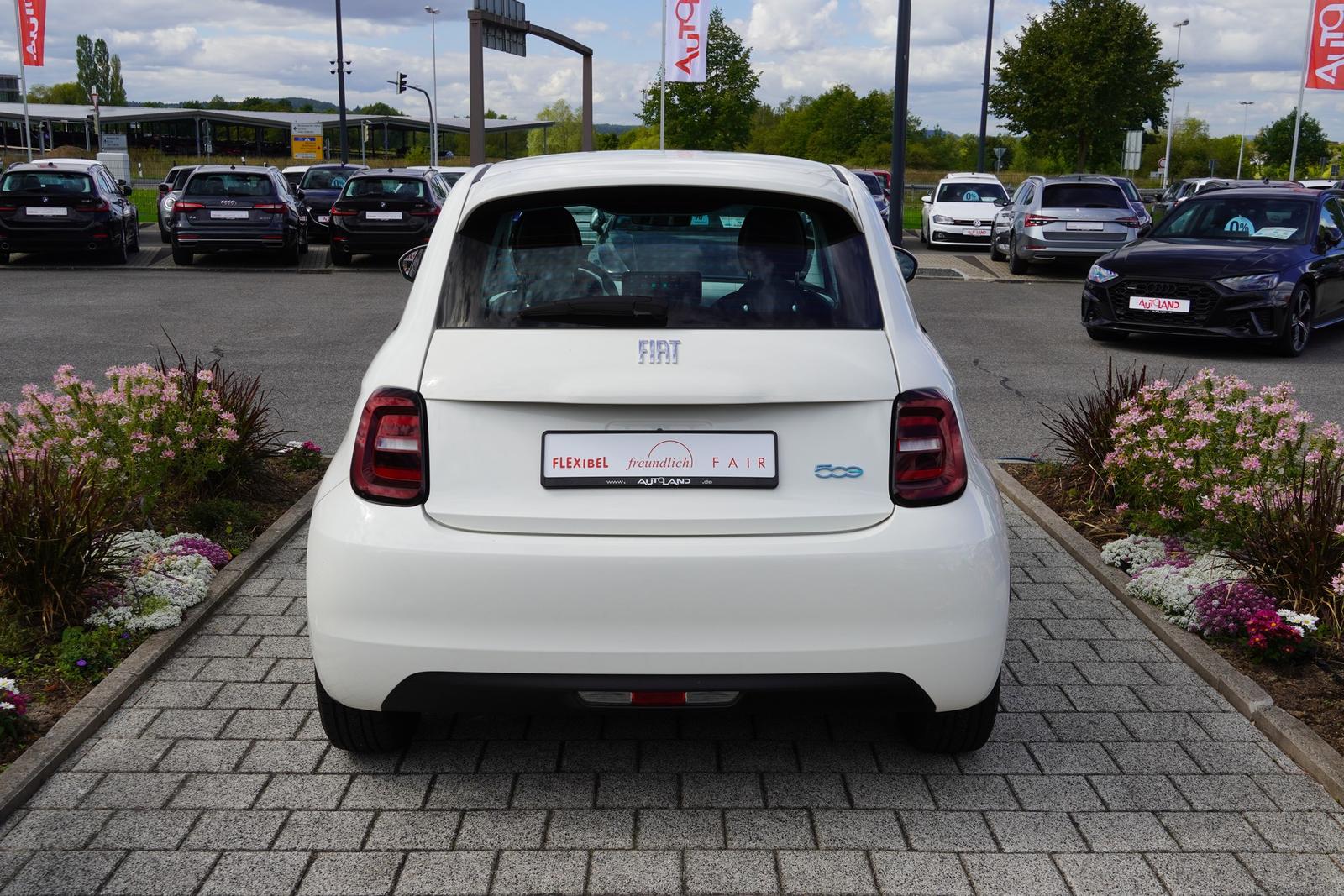 Fiat 500 e Basis Android Apple Tempomat Klimaaut. DAB