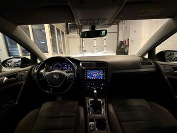 Volkswagen Golf - 3