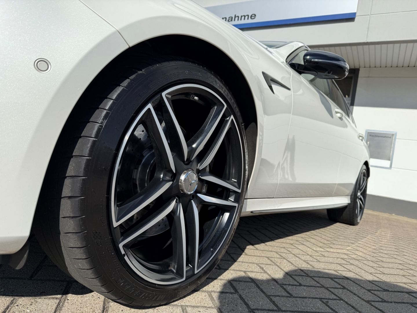 MERCEDES-BENZ E 63 AMG 4Matic EU6d-T HUD Luftfederung AD Nivea - Image 11