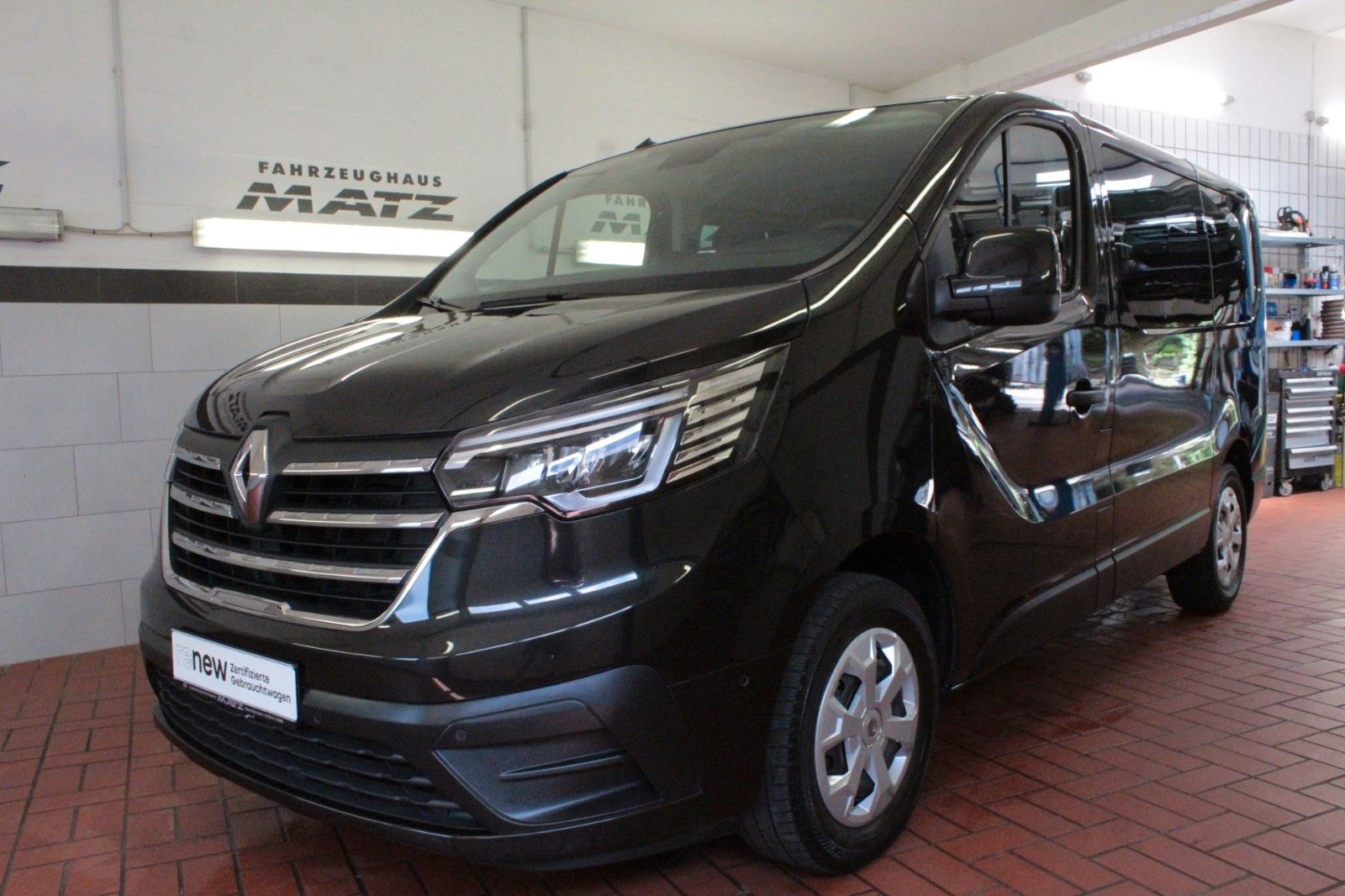 Fahrzeugabbildung Renault Trafic Blue dCi 150 EDC Life*Automatik*9-Sitzer*