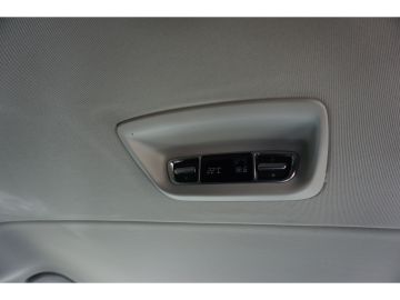 Mercedes V 220 - 9