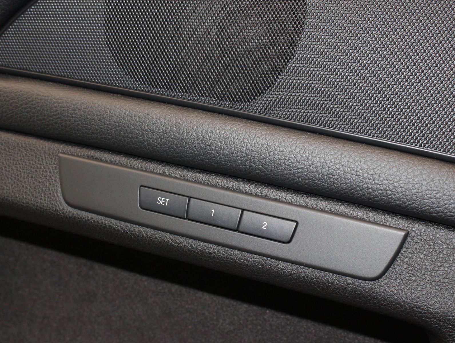 Fahrzeugabbildung BMW 530d Pano+Standhzg.+SoftClose+R.Kamera+NaviProf.