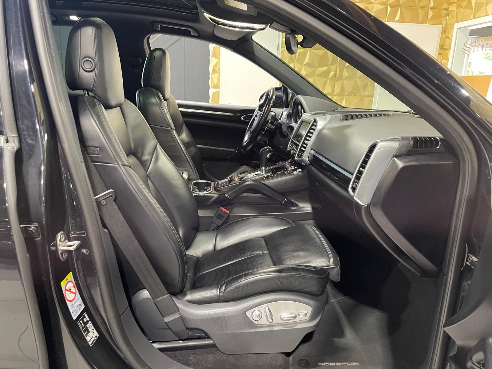 Fahrzeugabbildung Porsche Cayenne Diesel//PANORAMA//LED//21''//BOSE//LUFT