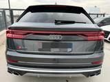 Audi SQ8 2022 , 126.000 km  - Audi SQ8 mit Benzin-Antrieb: Grau, Abstandswarner