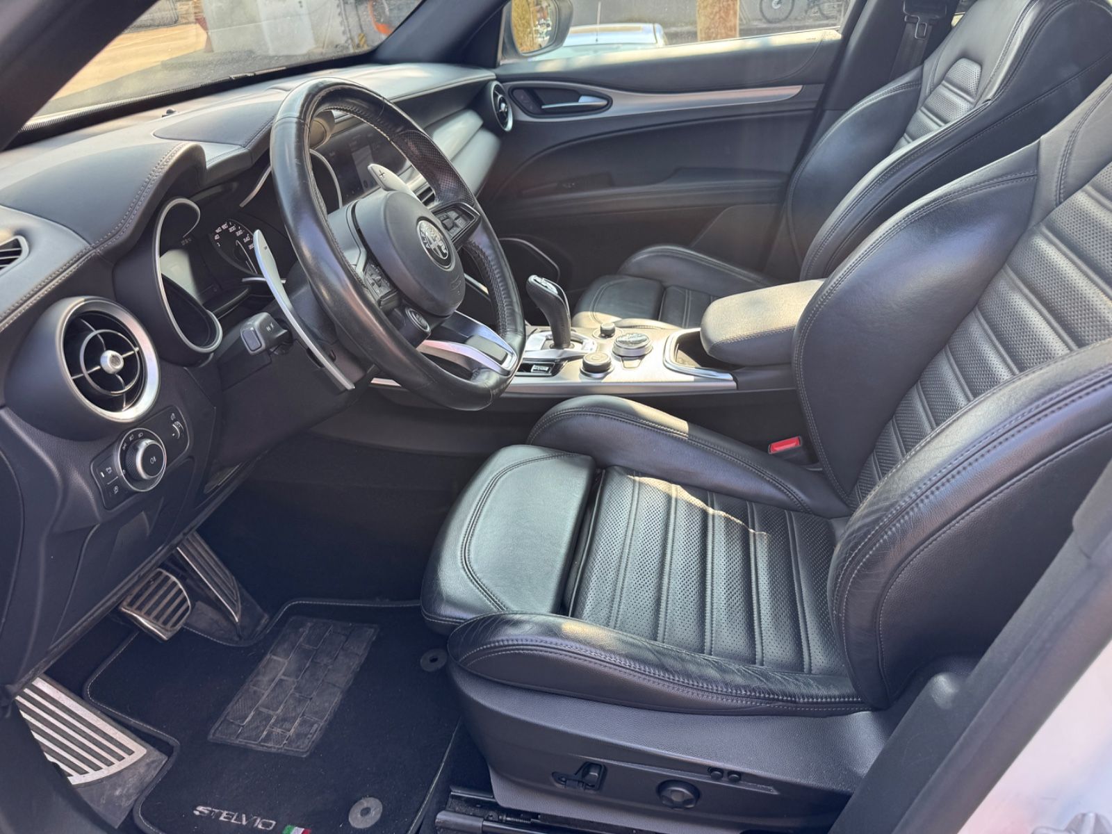 Fahrzeugabbildung Alfa Romeo Stelvio Veloce Q4 Panorama+Leder+LED+Navi+Kamera