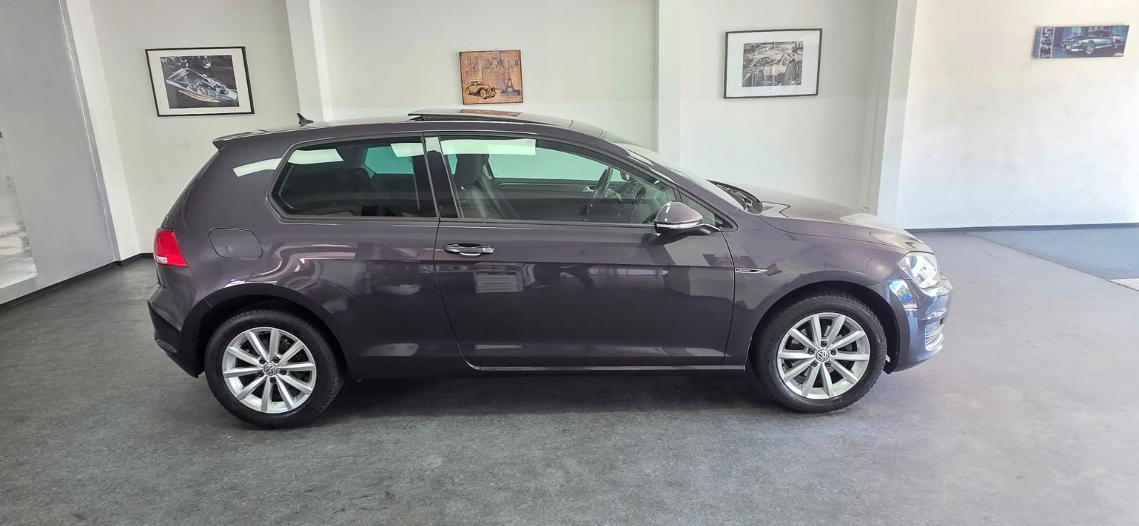Volkswagen Golf 1.2 TS LOUNGE 65.000 km PDC Panorama