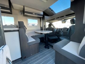 Fahrzeugabbildung Roller Team Kronos 284 TL FORD Modell 2023