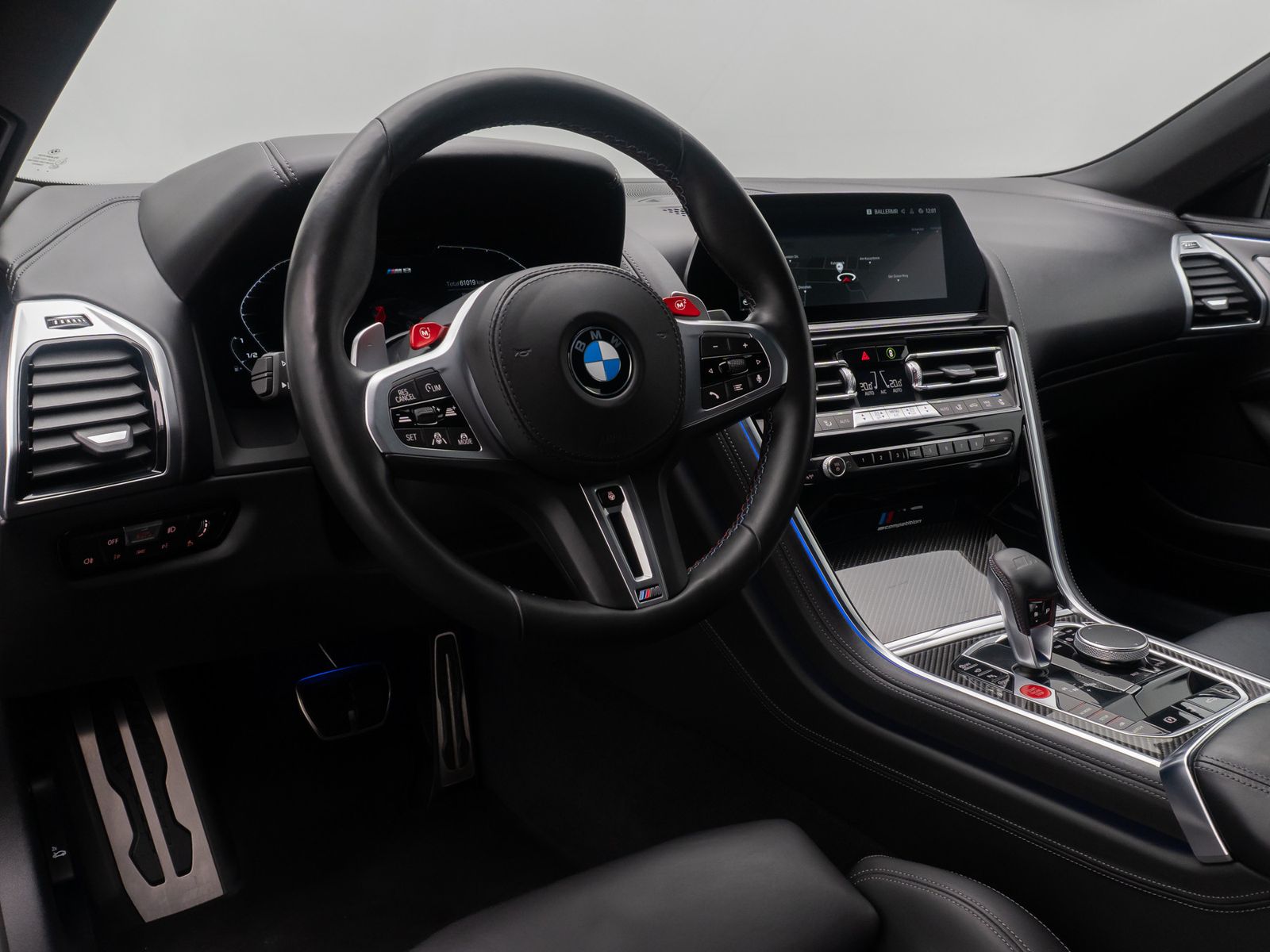 Fahrzeugabbildung BMW M8 Competition xD Cabrio B&W 360°Laser DAB Voll