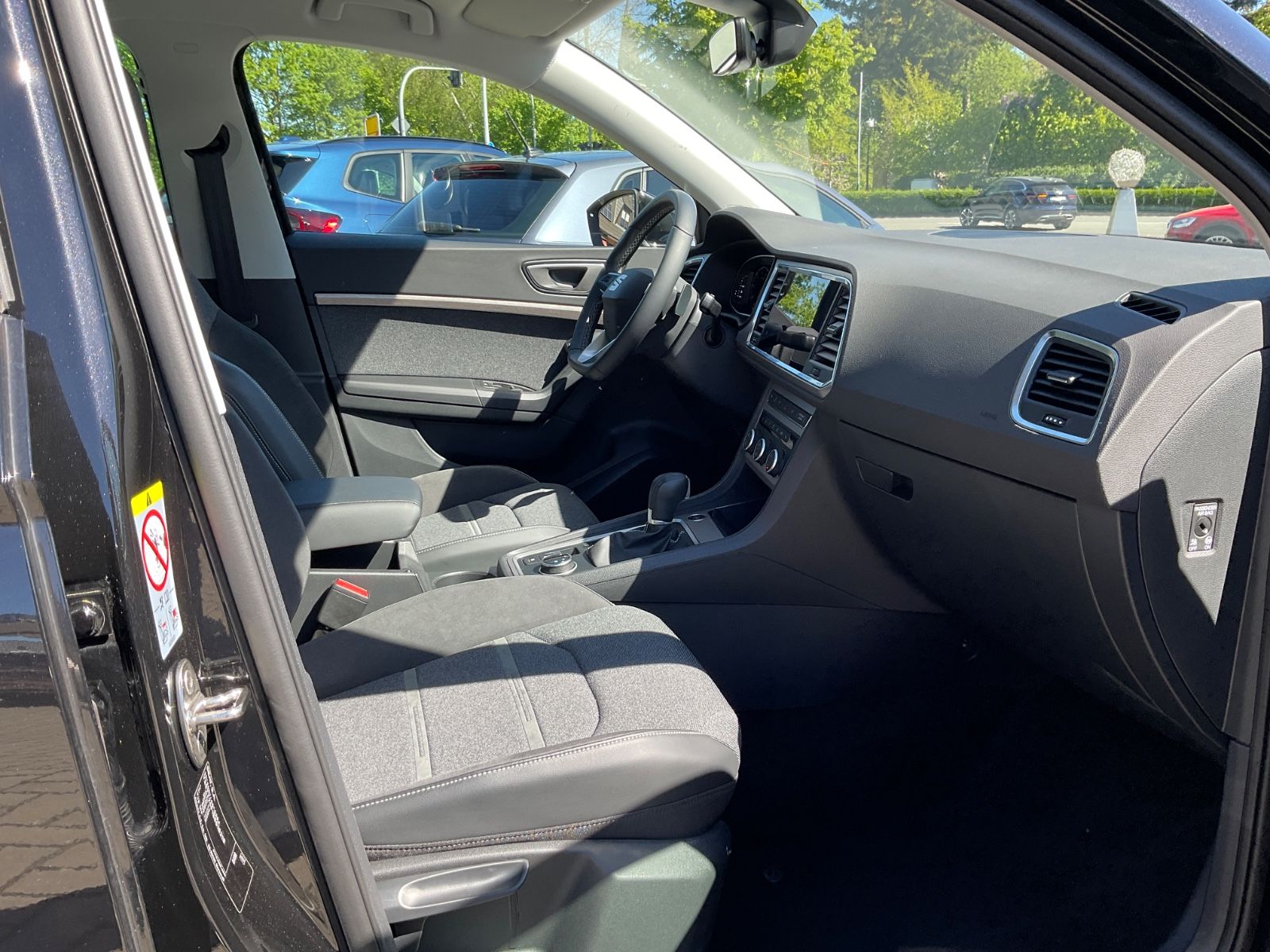 Fahrzeugabbildung SEAT Ateca 1.5 TSI Xperience DSG,LED,Kamera,Navi,GJR