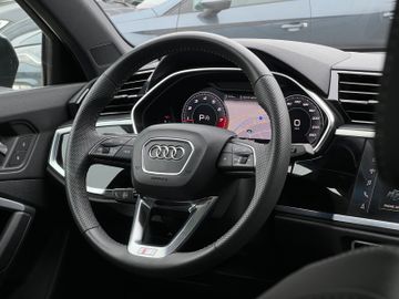 Fahrzeugabbildung Audi Q3 40 TFSI Quattro S-tronic S-line Pano Virtual