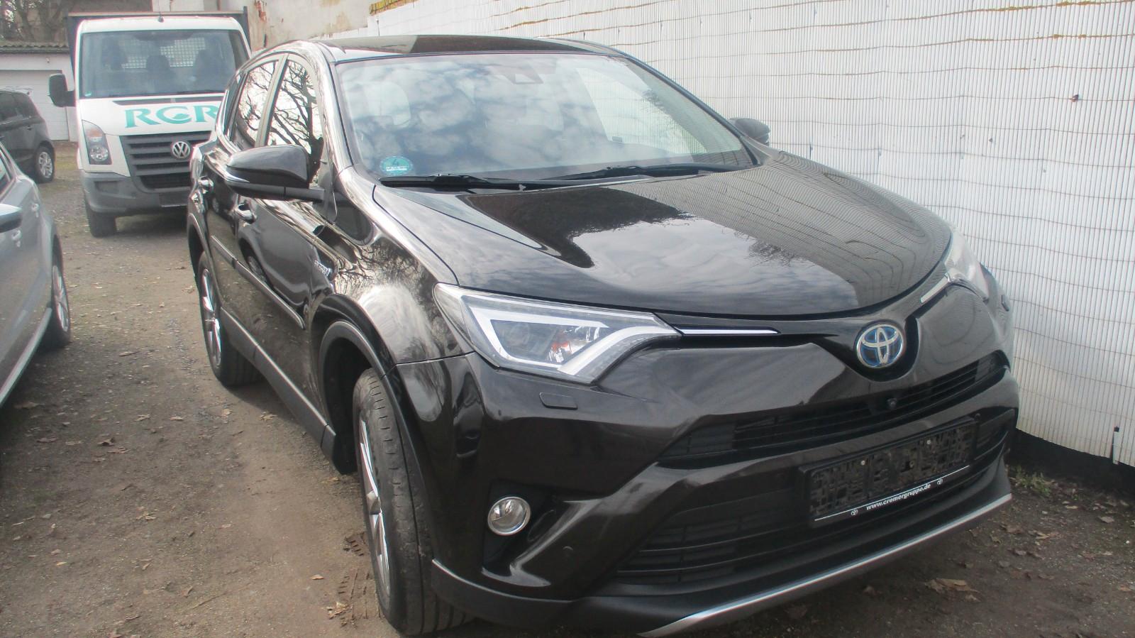 Toyota RAV 4 2,5-l-Hybrid Team Deutschland Auto 4x4