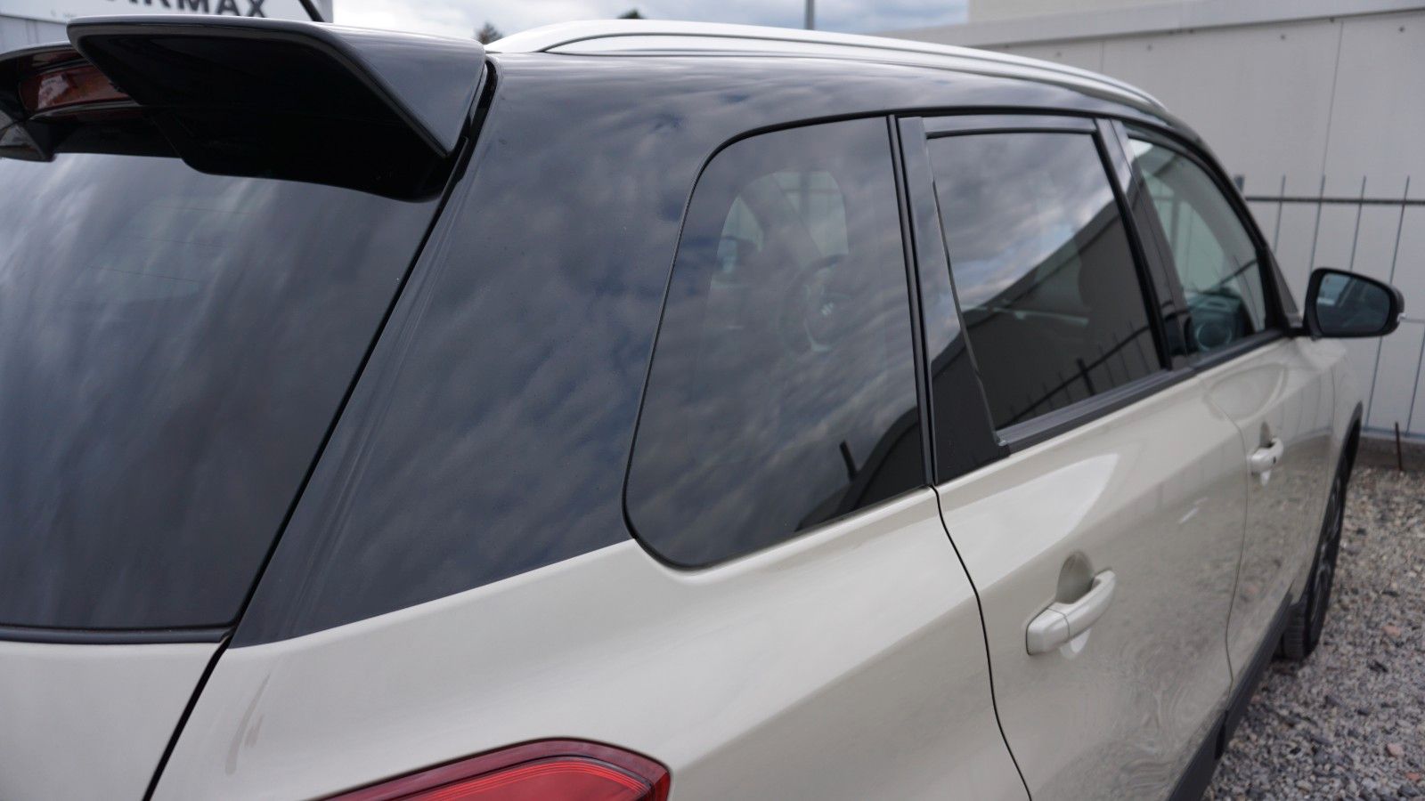 Fahrzeugabbildung Suzuki Vitara 1.4 Mild-Hybrid Comfort+ 4x4, Navi, LED