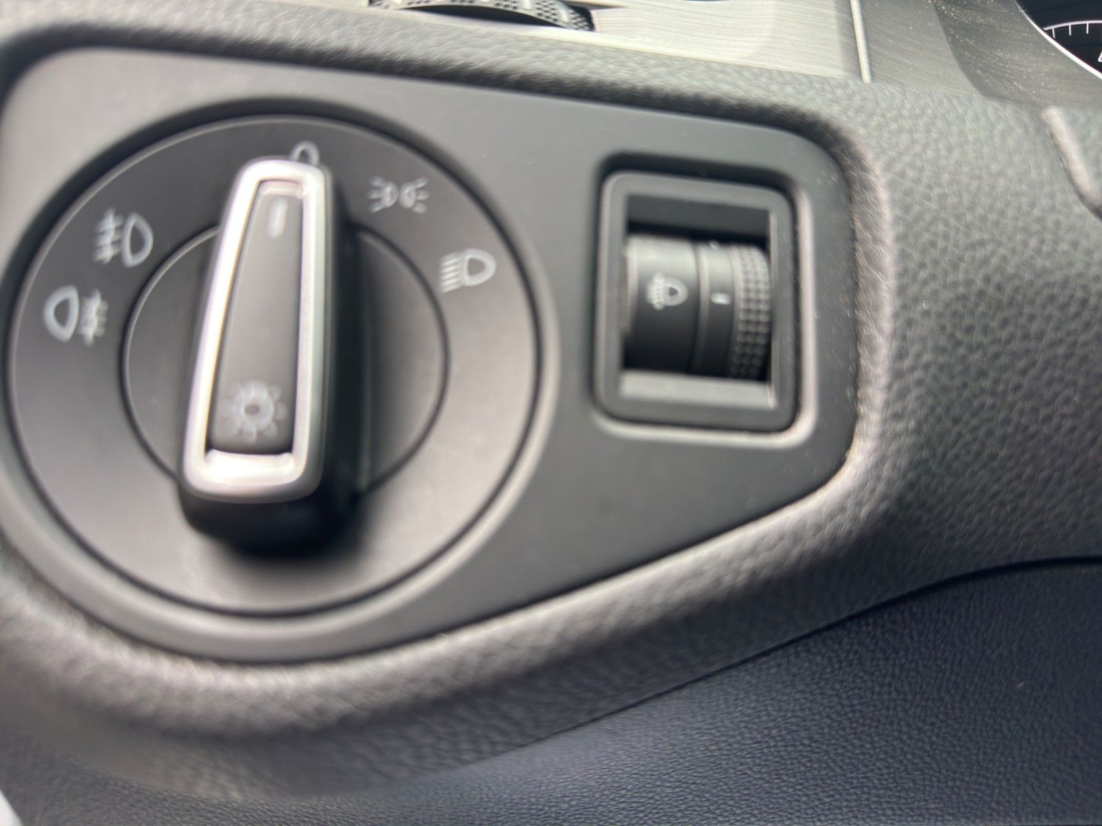 Fahrzeugabbildung Volkswagen Golf VII  Comfortline BMT Navi/Panorama/2X PDC /