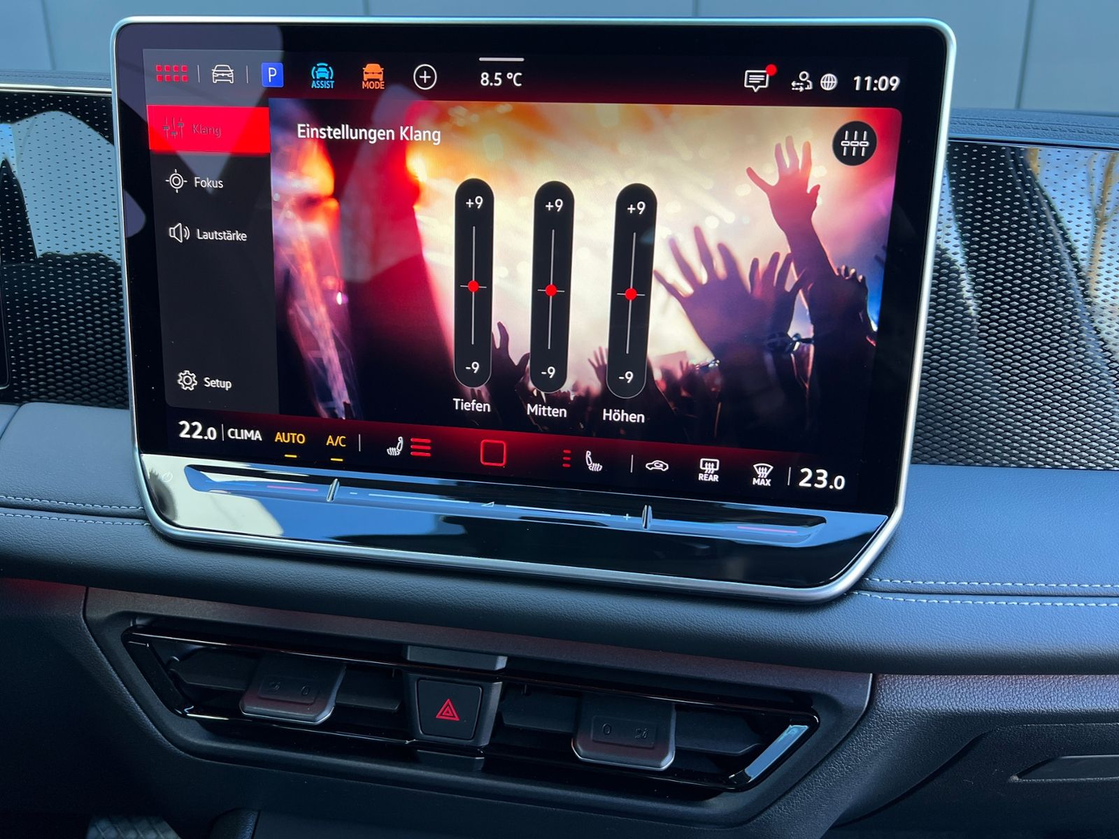 Fahrzeugabbildung Volkswagen Tiguan LIFE 1.5 eTSI DSG *AHK, LED Plus, Kamera,