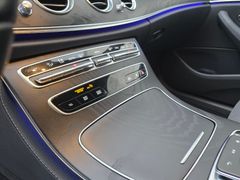 MERCEDES-BENZ E300 d 4Matic T-Modell Avantgarde Night MBUX AHK