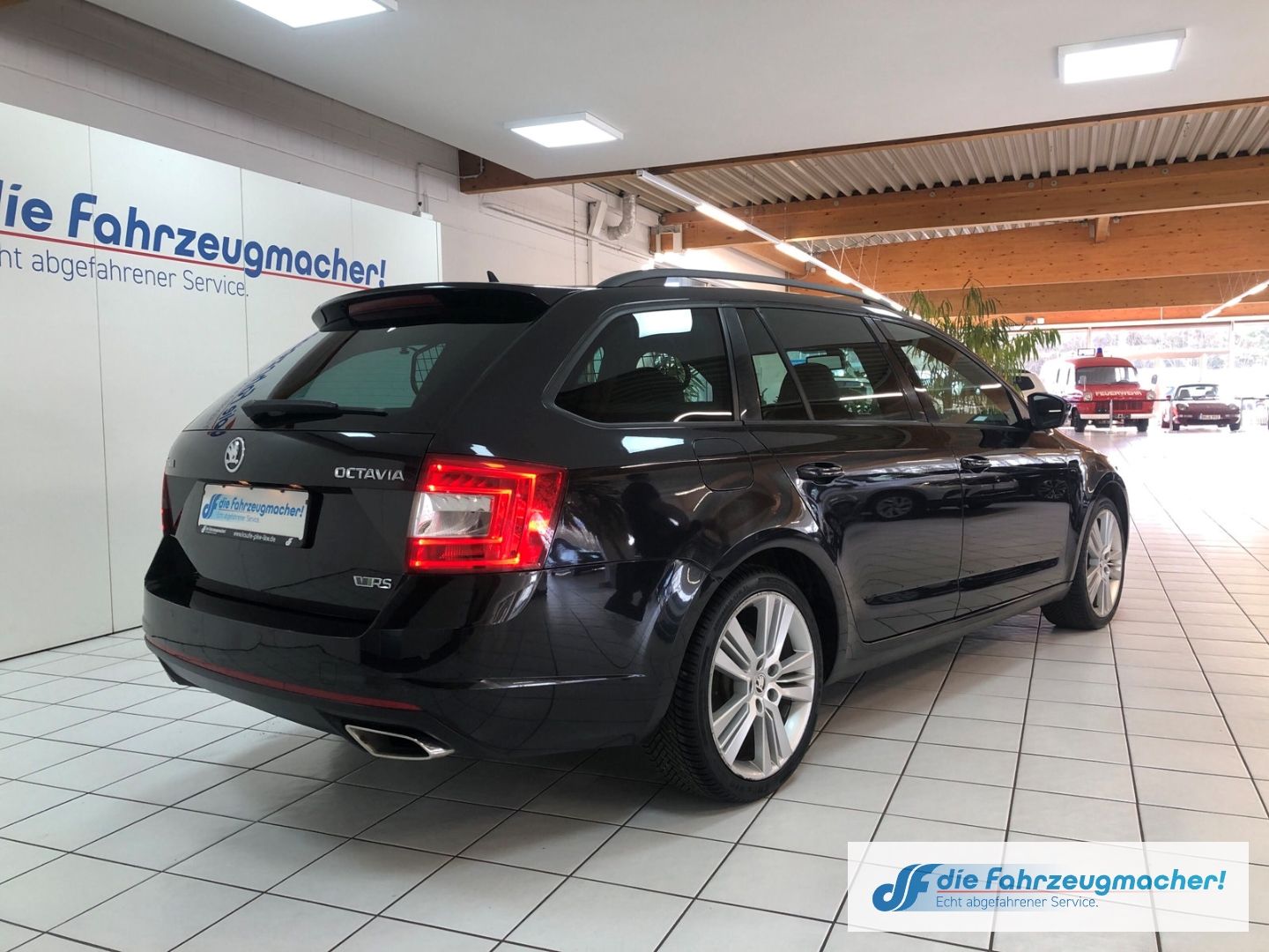 Fahrzeugabbildung SKODA Octavia Combi RS 2.0 TDI DPF Sportpaket Navi Bi-