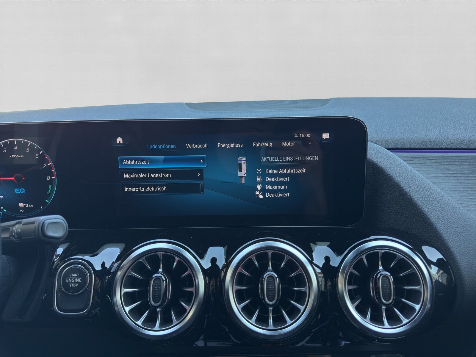 Fahrzeugabbildung Mercedes-Benz GLA 250 e AMG Night Multibeam Burmester KeyGO