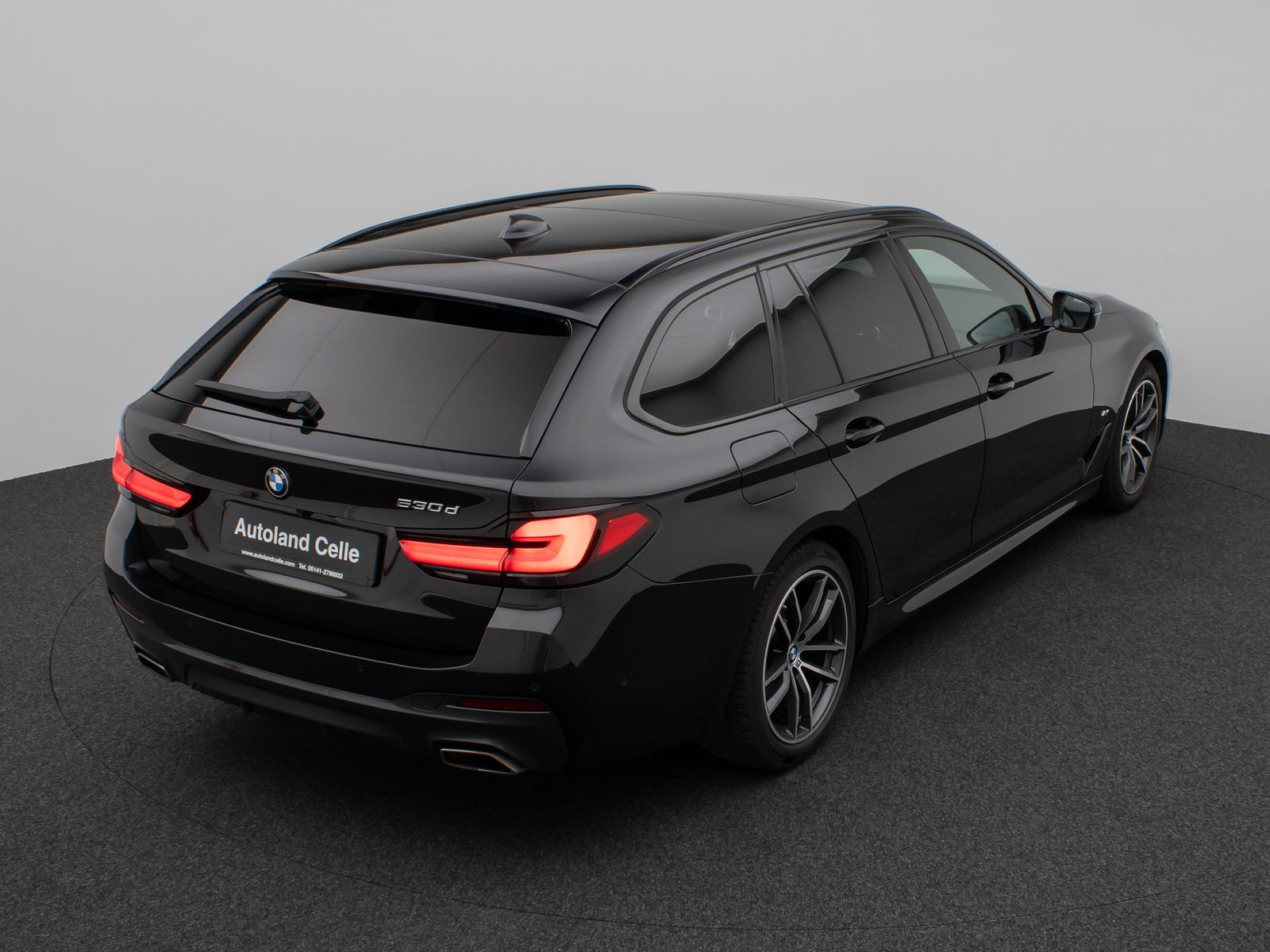 Fahrzeugabbildung BMW 530d  M Sport Panorama Kamera Laser HUD DAB HiFi