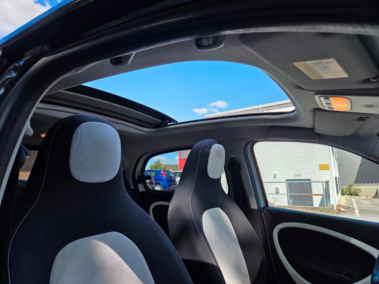 Smart ForFour Passion Twinamic Faltdach LED