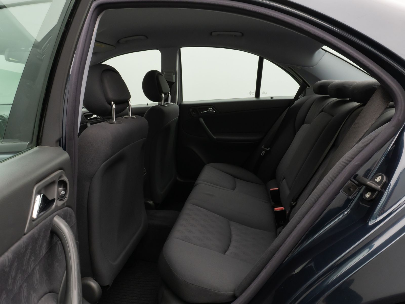 Fahrzeugabbildung Mercedes-Benz C 180 Limousine Kompressor Tempomat PDC