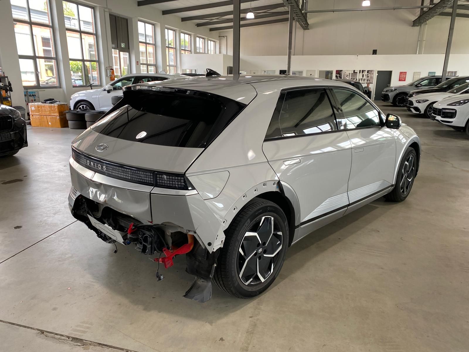 Fahrzeugabbildung Hyundai IONIQ 5 Uniq/Leder/360/HUD/DIS/77 kw/h