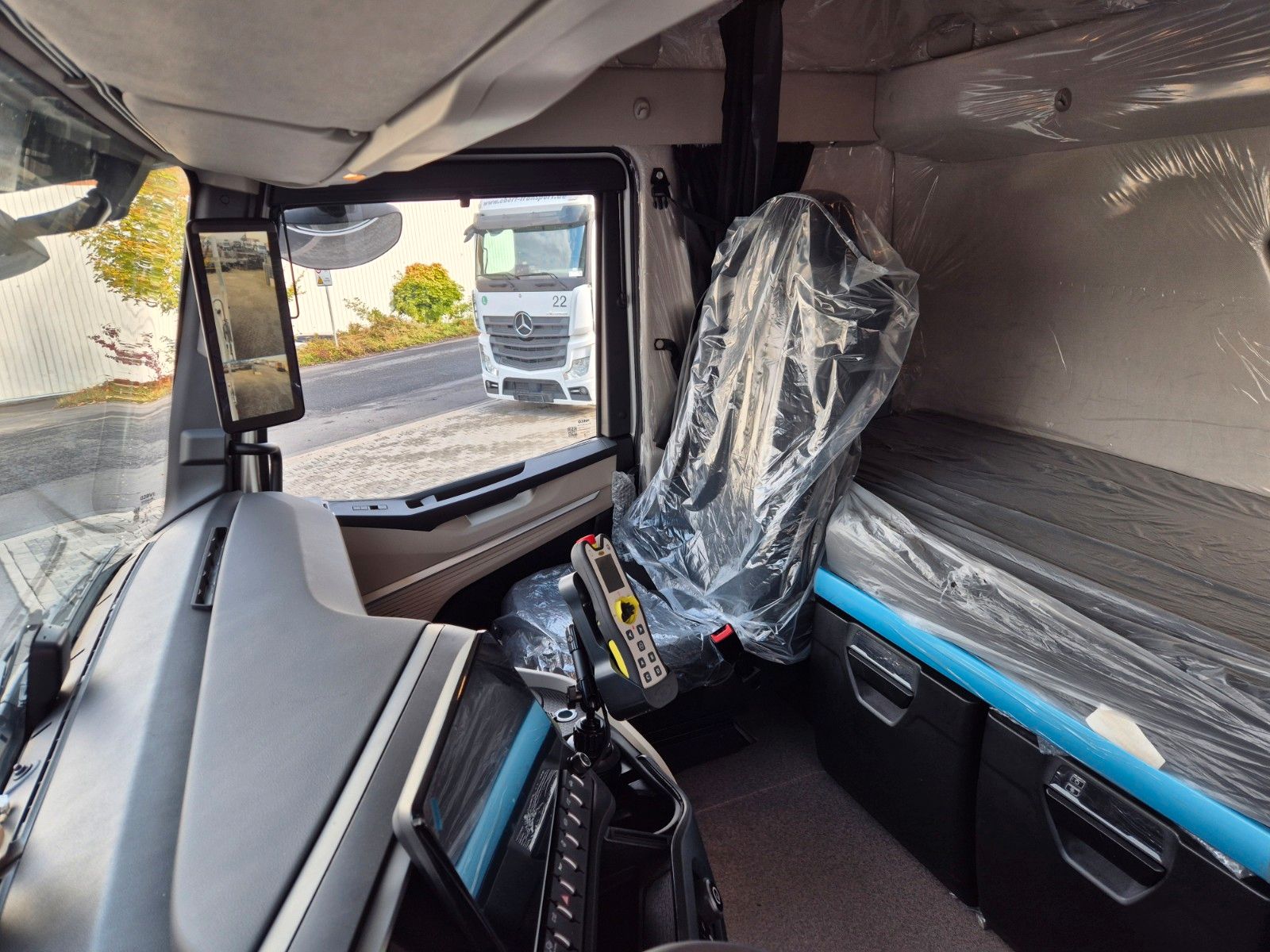 Fahrzeugabbildung Iveco AS280X58Y/ PS ON Meiller AK 16. T Funk AHK Cam