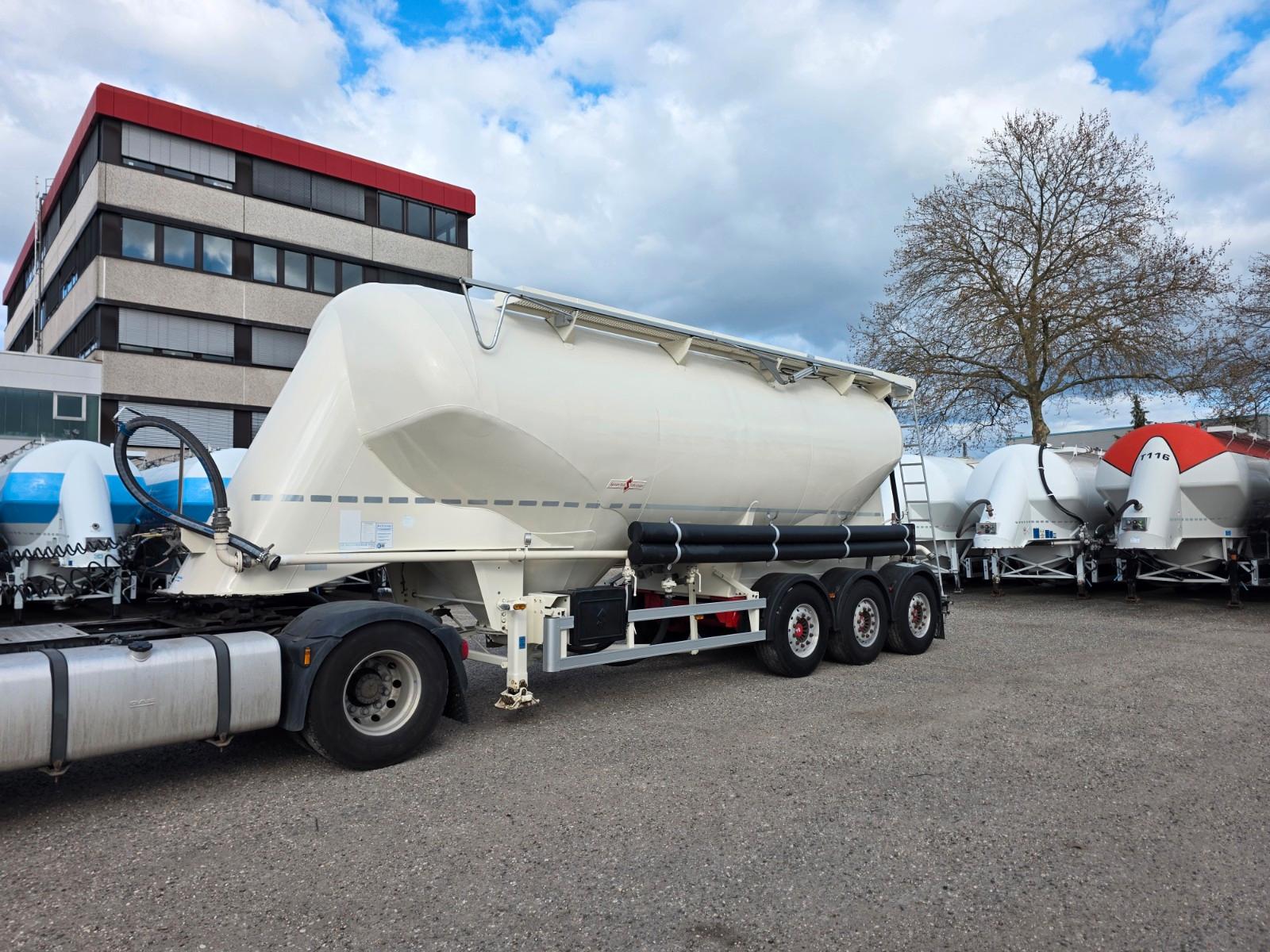 Spitzer 37m³ Zementsilo / German!