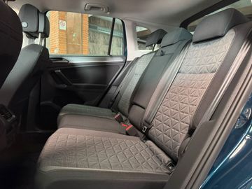 Volkswagen Tiguan - 12