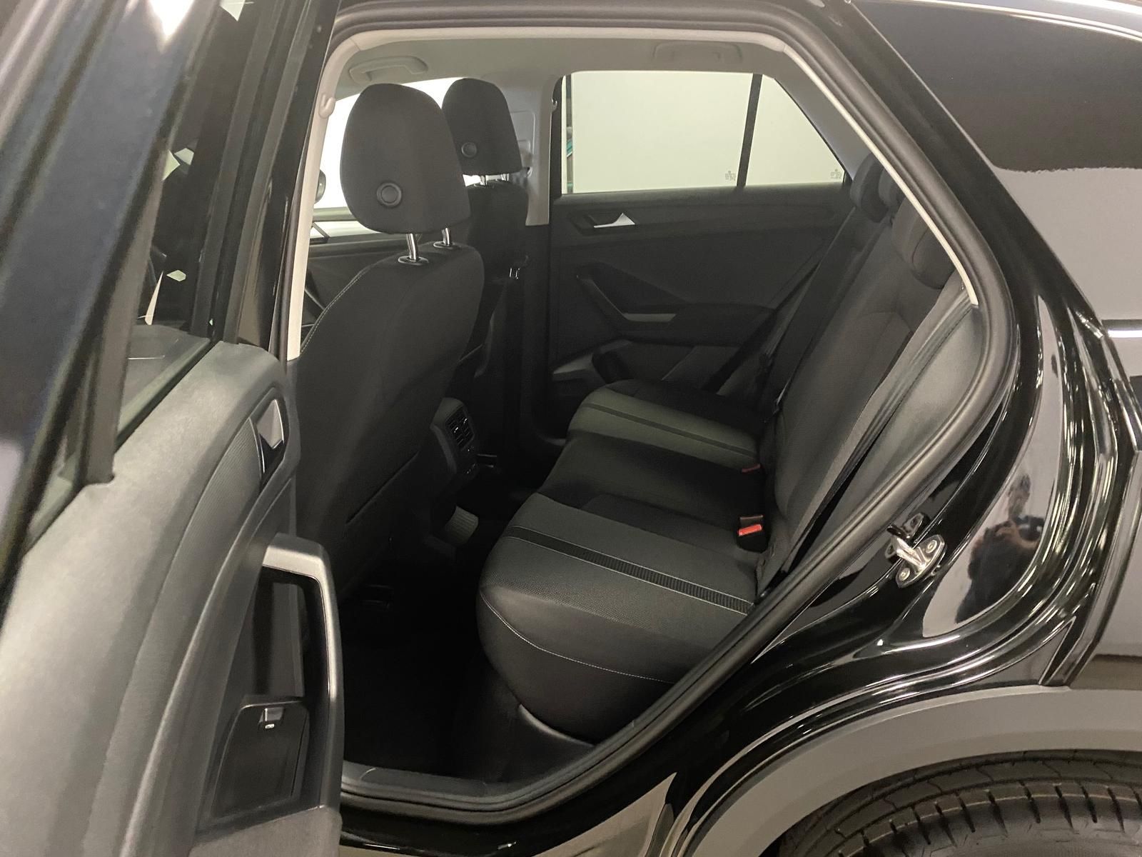 Fahrzeugabbildung Volkswagen T-Roc 1.5 TSI DSG LIFE+ACC+AHK+BHZ Lenkrad+RFK++