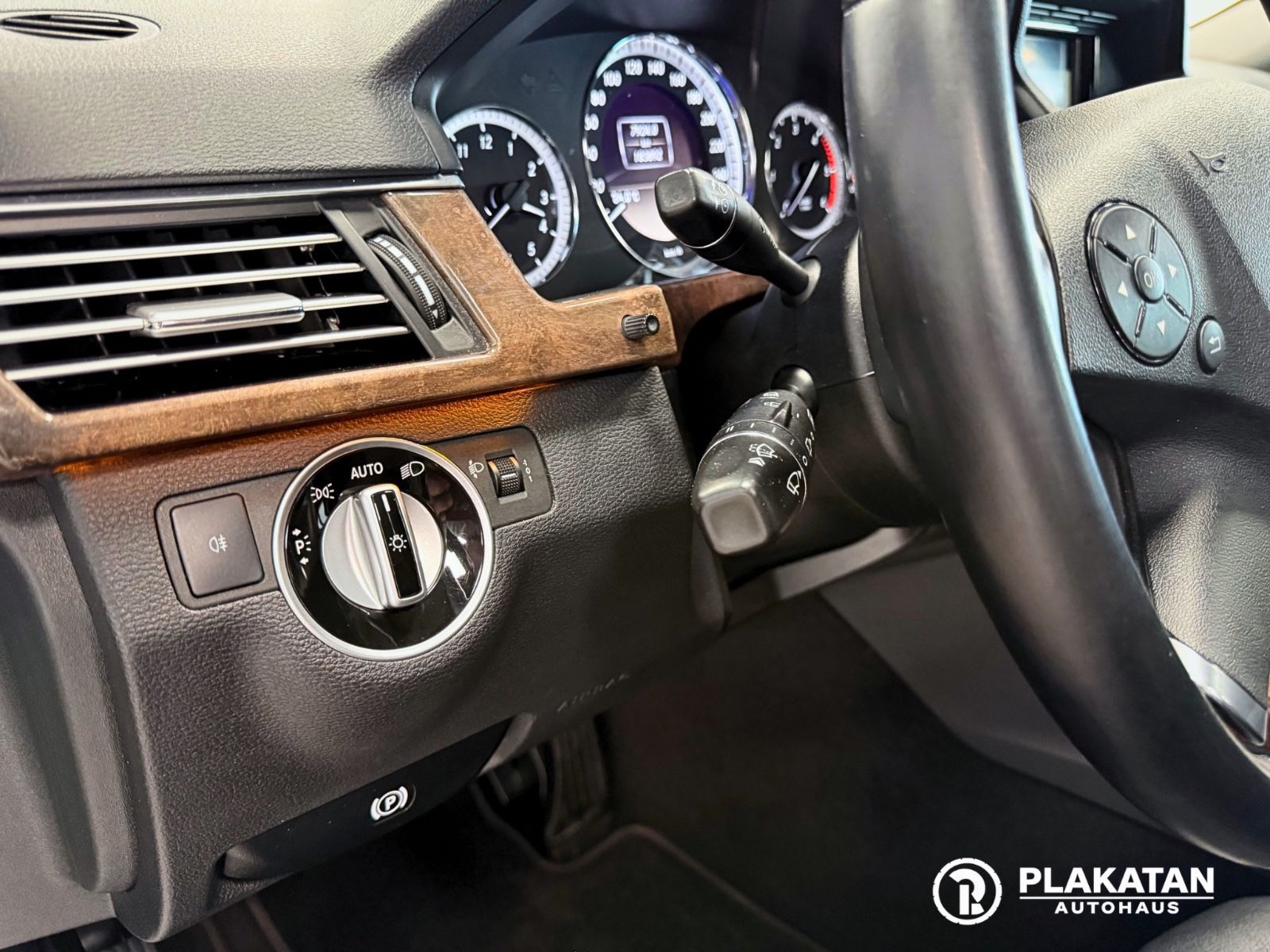 Fahrzeugabbildung Mercedes-Benz E 250 CDI T-Modell Leder AHK MB-Service