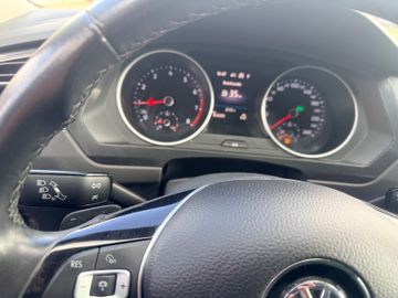 Volkswagen Tiguan - 8