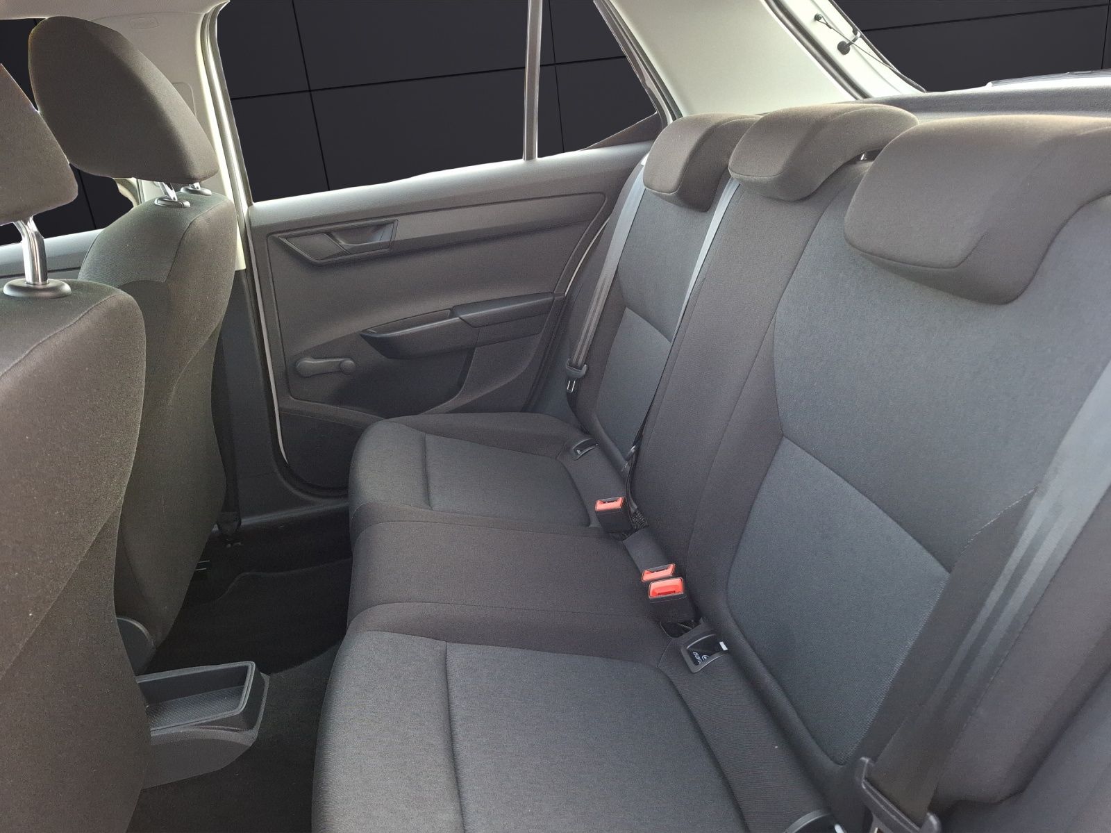 Fahrzeugabbildung SKODA Fabia 1.0  Active Cool-Plus Klima DAB PDC SH