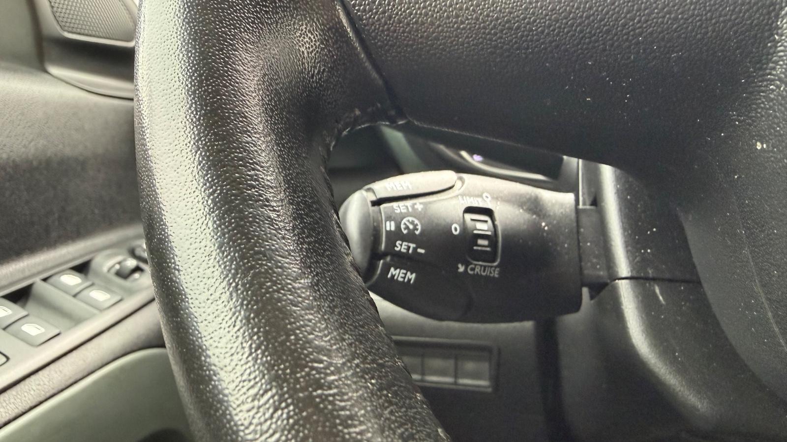 Citroën Berlingo BlueHDi XTR 7 SITZENAVI SERVICE TÜV NE