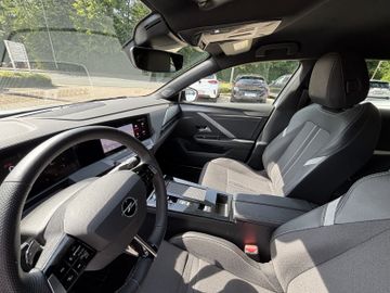 Bild 24 Opel Astra GS AT8/NAVI/SHZ+LHZ/PDC vo+hi+360Cam