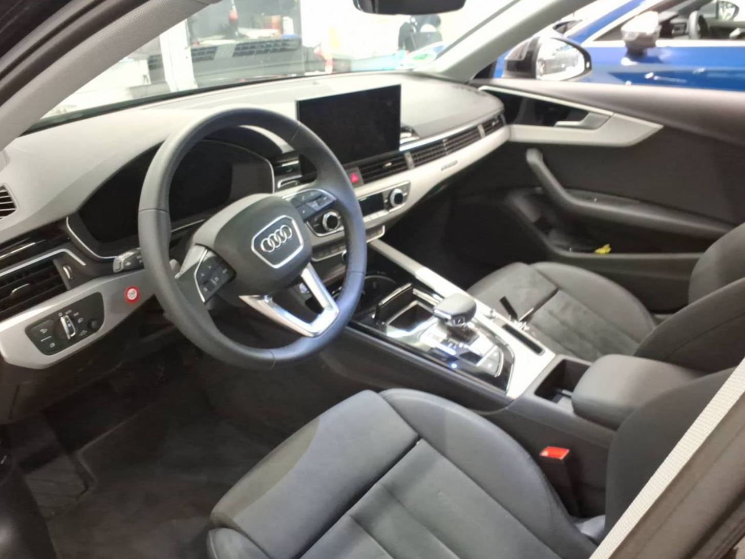 Fahrzeugabbildung Audi A4 Avant 50 TDI qu S line UPE79 MATRIX STANDHZG