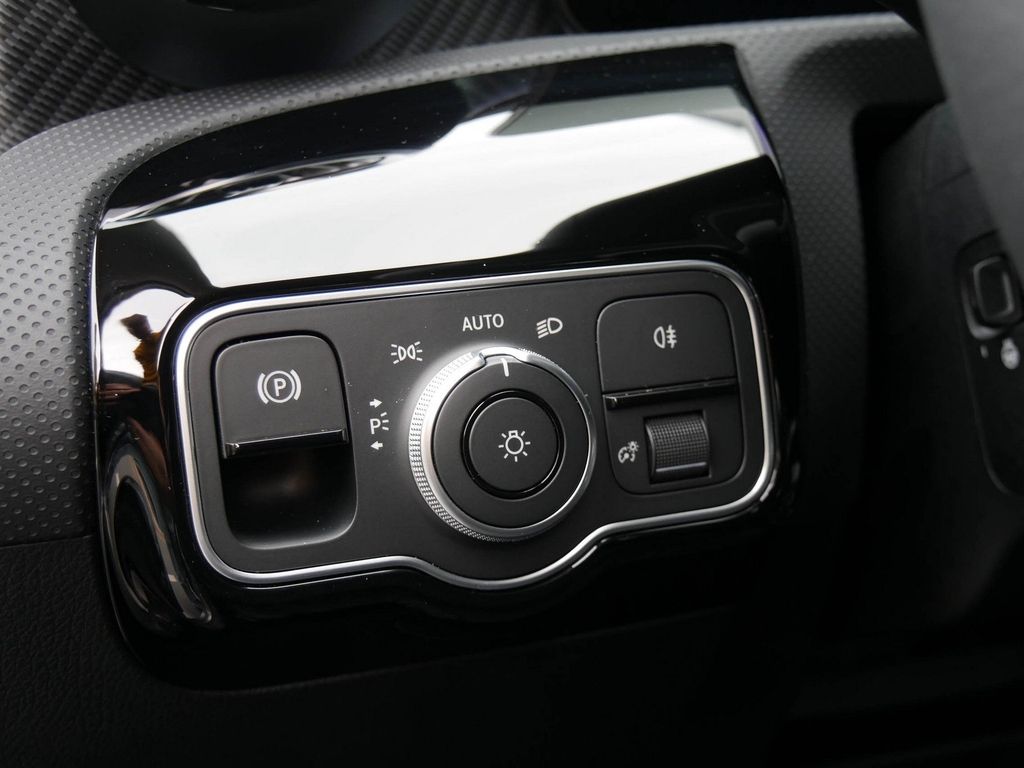 Mercedes-Benz A 250 4M |Progressive|NAVI|MBeam|KEYL|AHK|KAM|LM