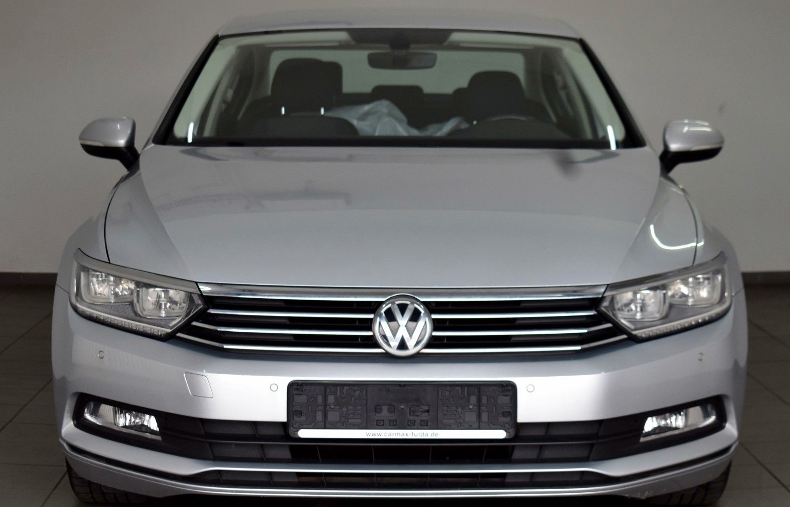 Fahrzeugabbildung Volkswagen Passat Lim. Trendline,Navi,SH,PDC 8fach bereift!