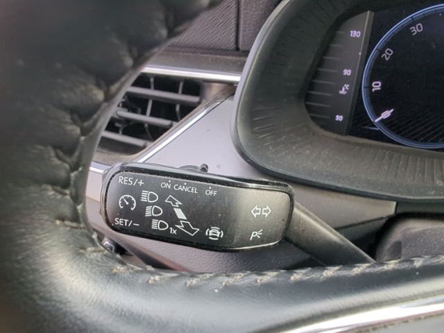 Fahrzeugabbildung SKODA Kamiq 1.0 TSI CLEVER AHK VOLL-LED KAMERA