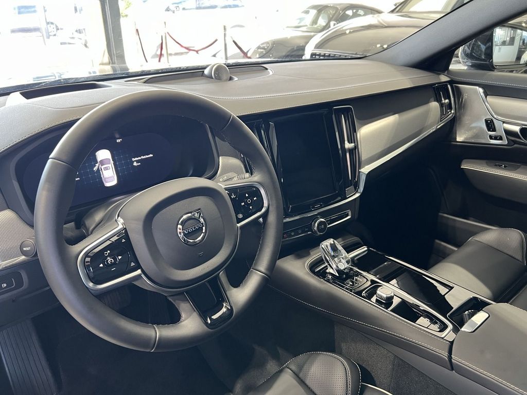 Volvo S90 T8 Ultimate Dark Recharge AWD BLIS FourC B&W