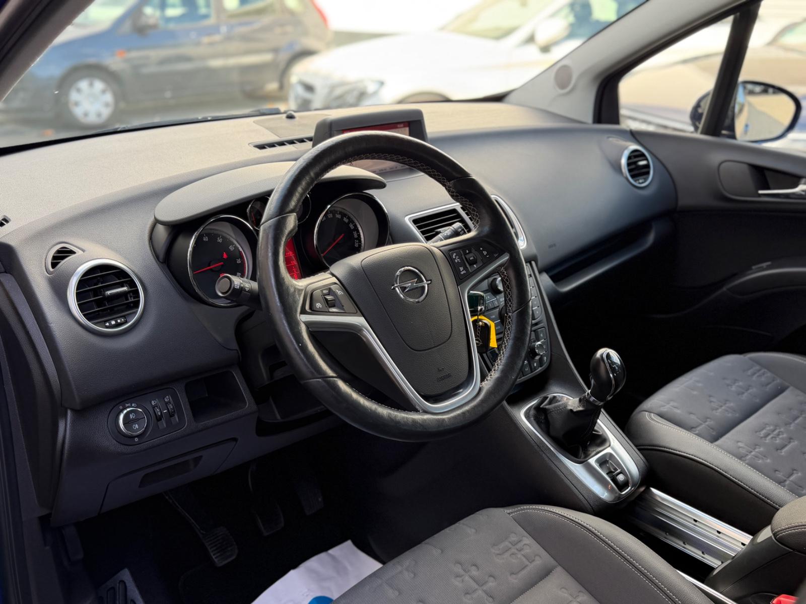 Opel Meriva B Innovation*KLIMA*PDC*TEMP.*FAHRRADTR*