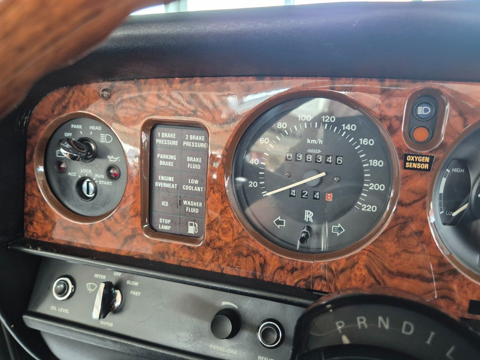 Fahrzeugabbildung Rolls-Royce Corniche/Technisch umfassend revidiert+Historie