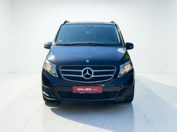 Mercedes V 220 - 3