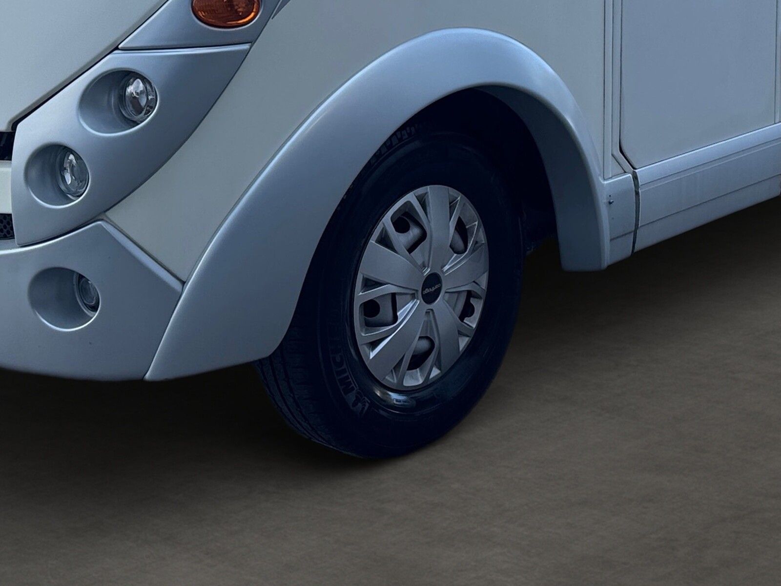 Fahrzeugabbildung Carthago chic c-line I 4.2 SAT,Wechselrichter,TV,Markise