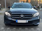 Mercedes-Benz Vollleder, HUD, Burmester, 360 Kamera, Garantie - Mercedes-Benz E 300 in Mainz
