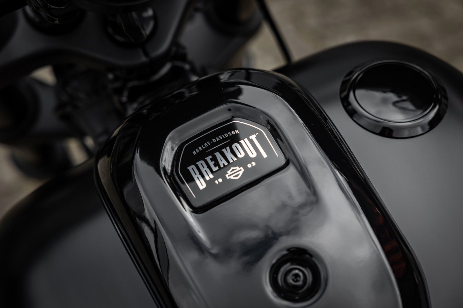 Fahrzeugabbildung Harley-Davidson Breakout DARKSIDE FXBR 117 MY25 -H-D Kiel Custom