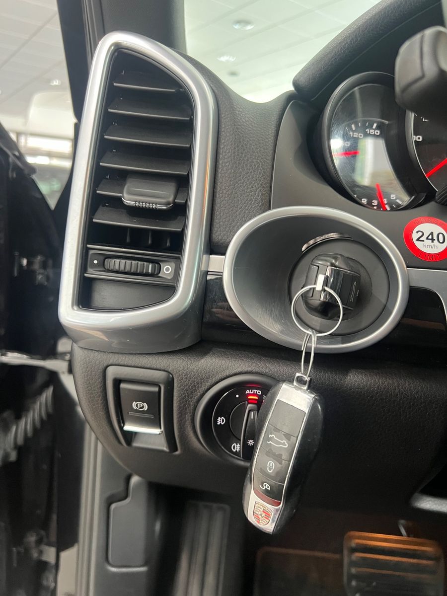 Fahrzeugabbildung Porsche Cayenne Diesel * 1.HAND *SCHECKHEFT BEI PORSCHE*