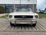 Ford Mustang Cabrio V8 289Cui 4- Gang Schalter - Ford Mustang aus 1966 mit Benzin-Antrieb: Cabrio