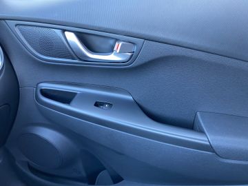 Hyundai Kona Elektro Select 39,2 kWh Kam.+OBC+Navi+SHZ